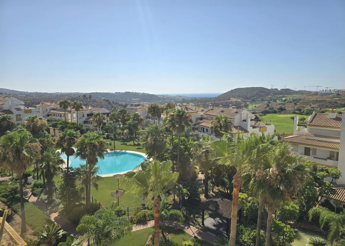 e8aaf79c-048b-482d-9f26-7dc2bfeccb7b