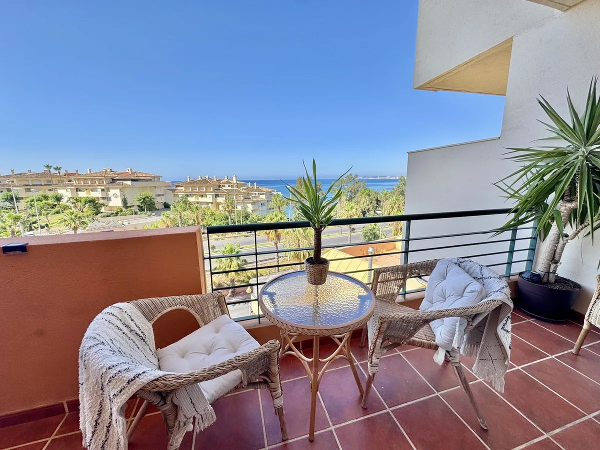 f44c2e1f-a8bf-4864-b156-b13610a8b02a