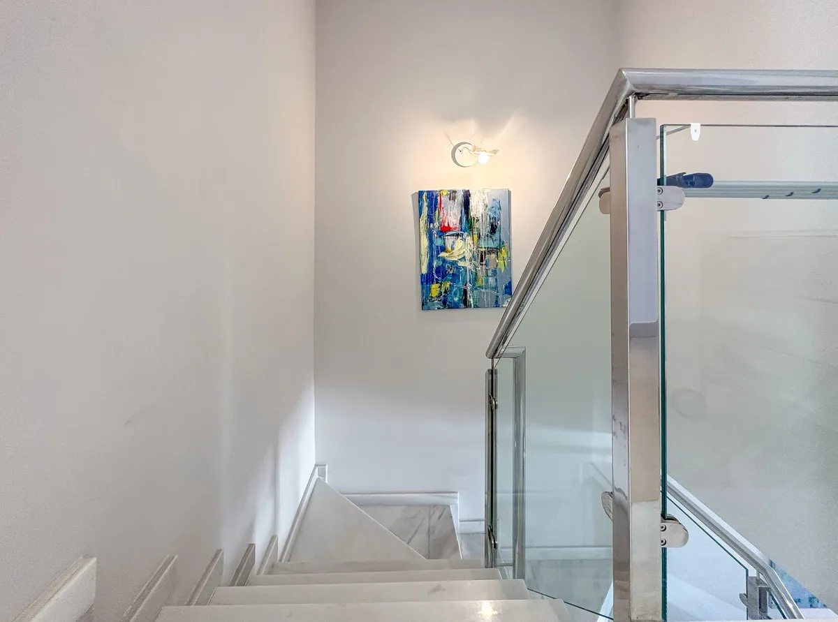 e2967243-2e56-4833-8763-80fa109d5647