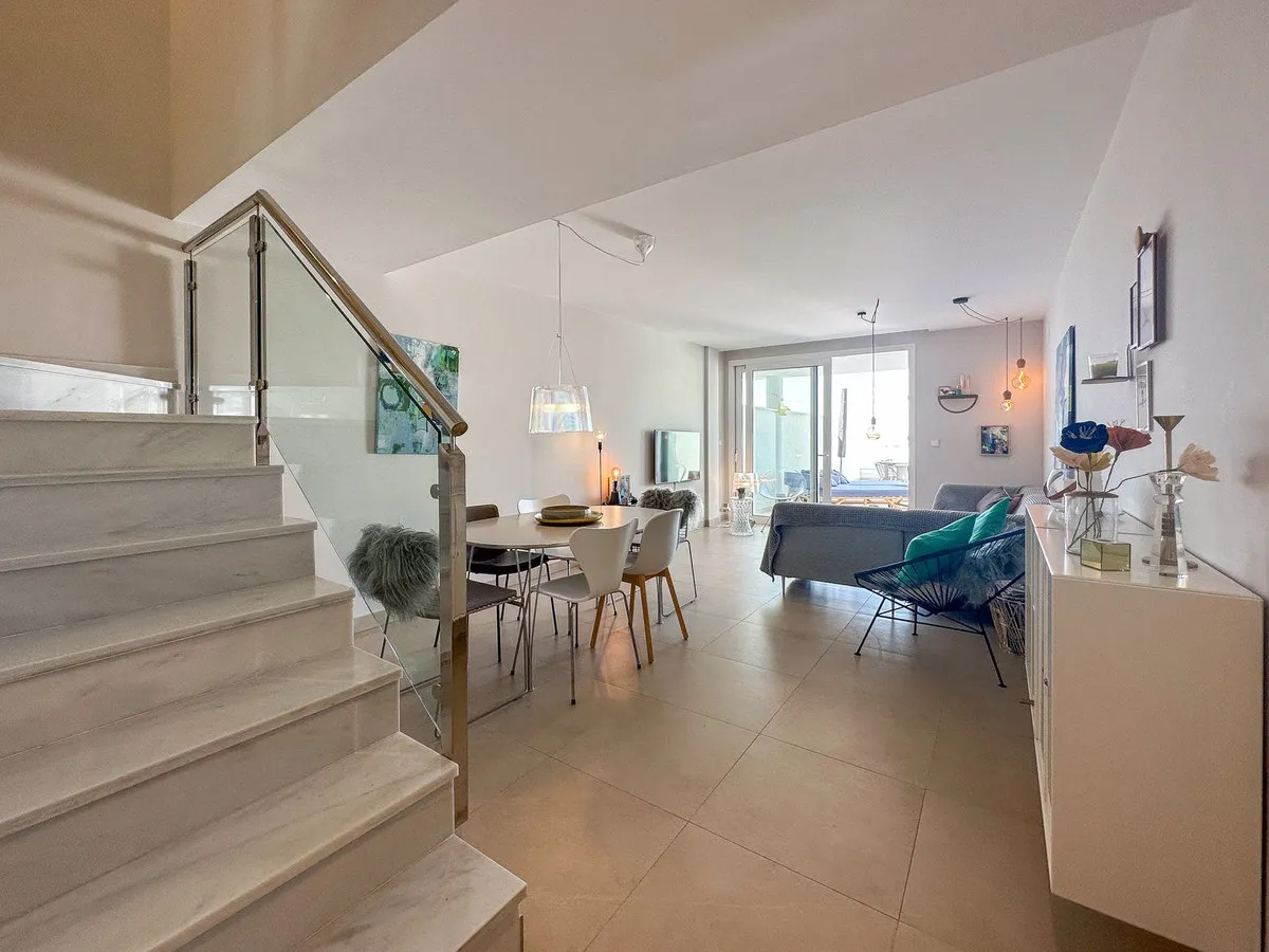 e6db5988-cdda-41ca-8b49-b08feb4fd0b9