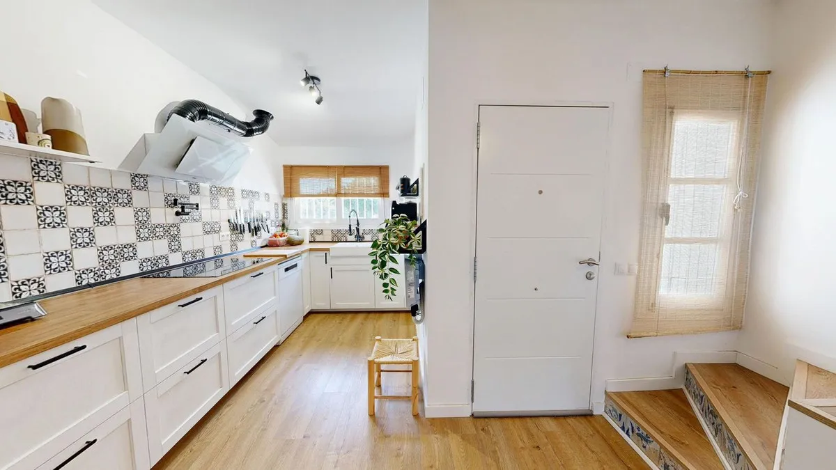 9e6e8f18-376d-44c5-a290-7c36ee5d4b71