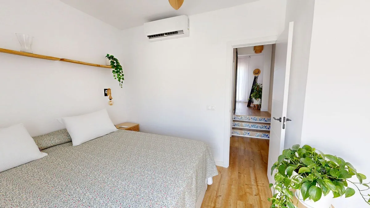 e2a863af-15c9-4ec7-8524-68f1d809e580