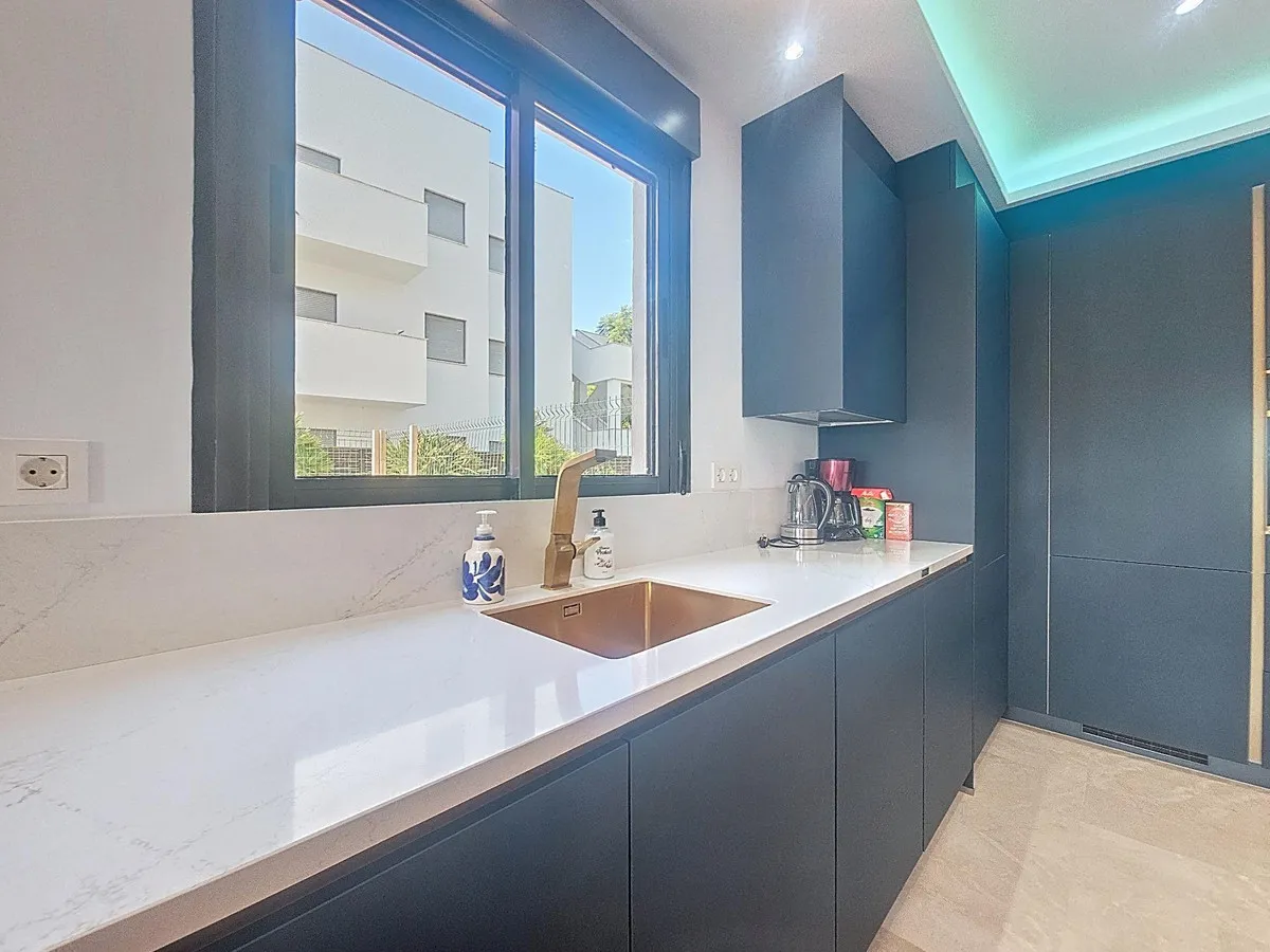 c8c81024-473e-4e97-8f21-fd69c1183fd9