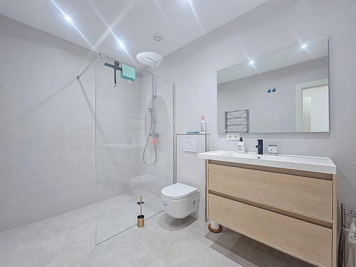 e6cc6026-5748-440c-aa36-5dfb4e033d64