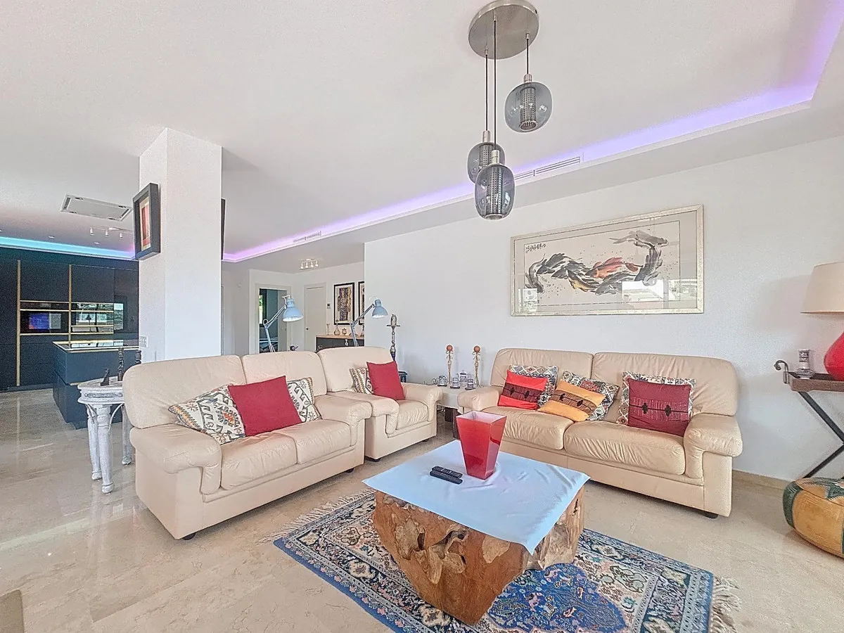 faf68359-64e9-4ca8-a439-2795d3feef8d