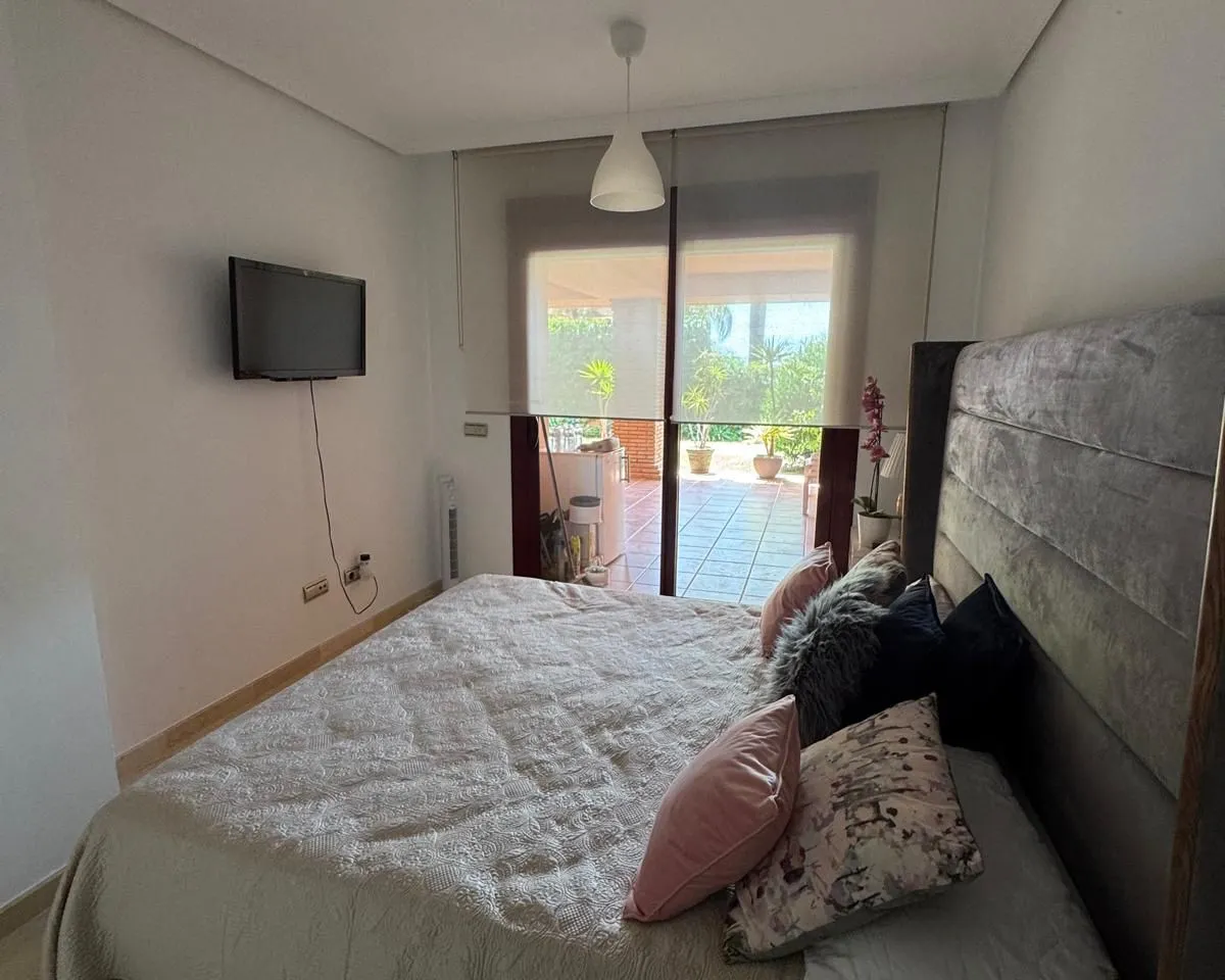 2033212f-3e4d-423a-9d5c-01270eb2ae37