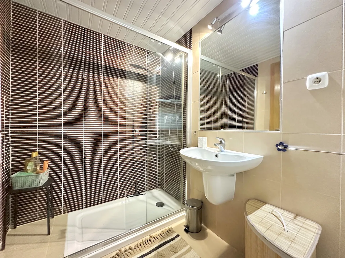 2c323e50-9ff8-4b4b-8df5-ba7b91a036a4