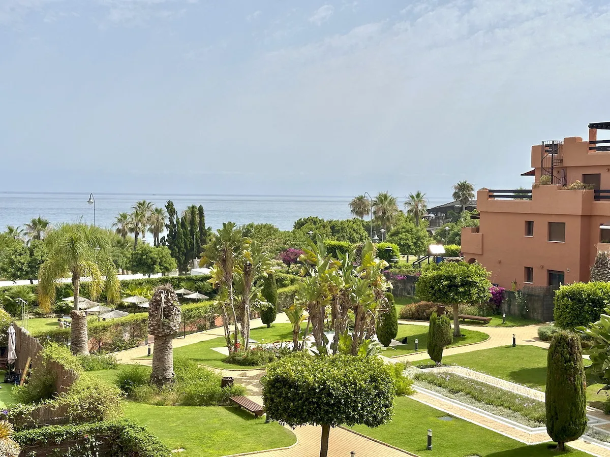 e13b686f-8389-4941-b15b-18232676f797