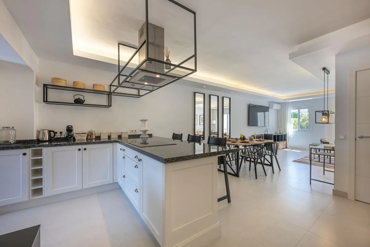 100789d2-9603-484b-82ef-5b05d5fbf9a2