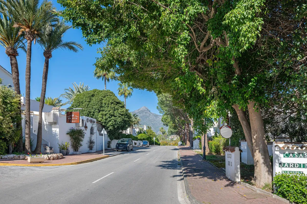 6fdbd66d-625b-4763-b418-0275fbeb1389