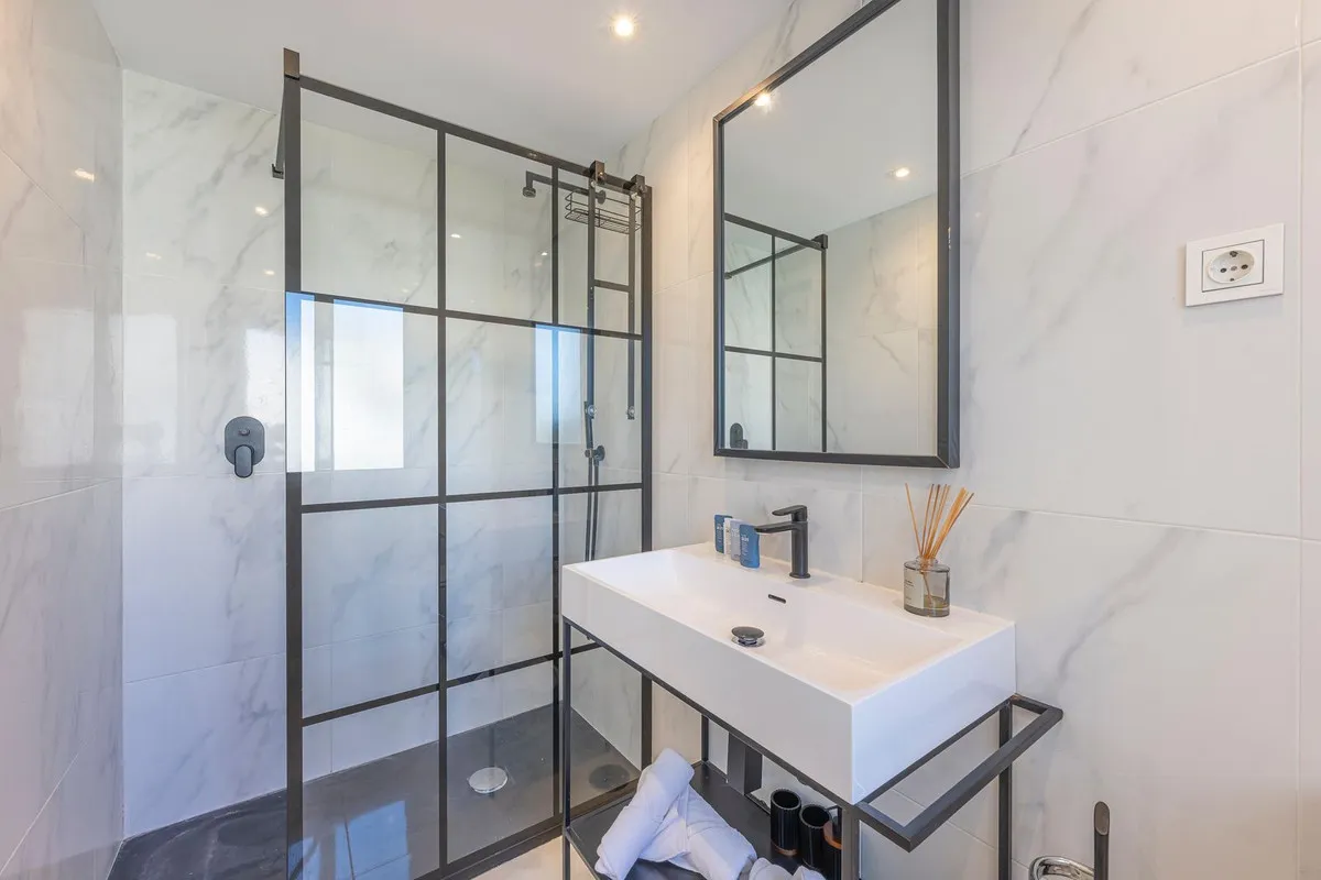 a74a1d38-e95f-41c4-8ead-9e7a83ca1dbe