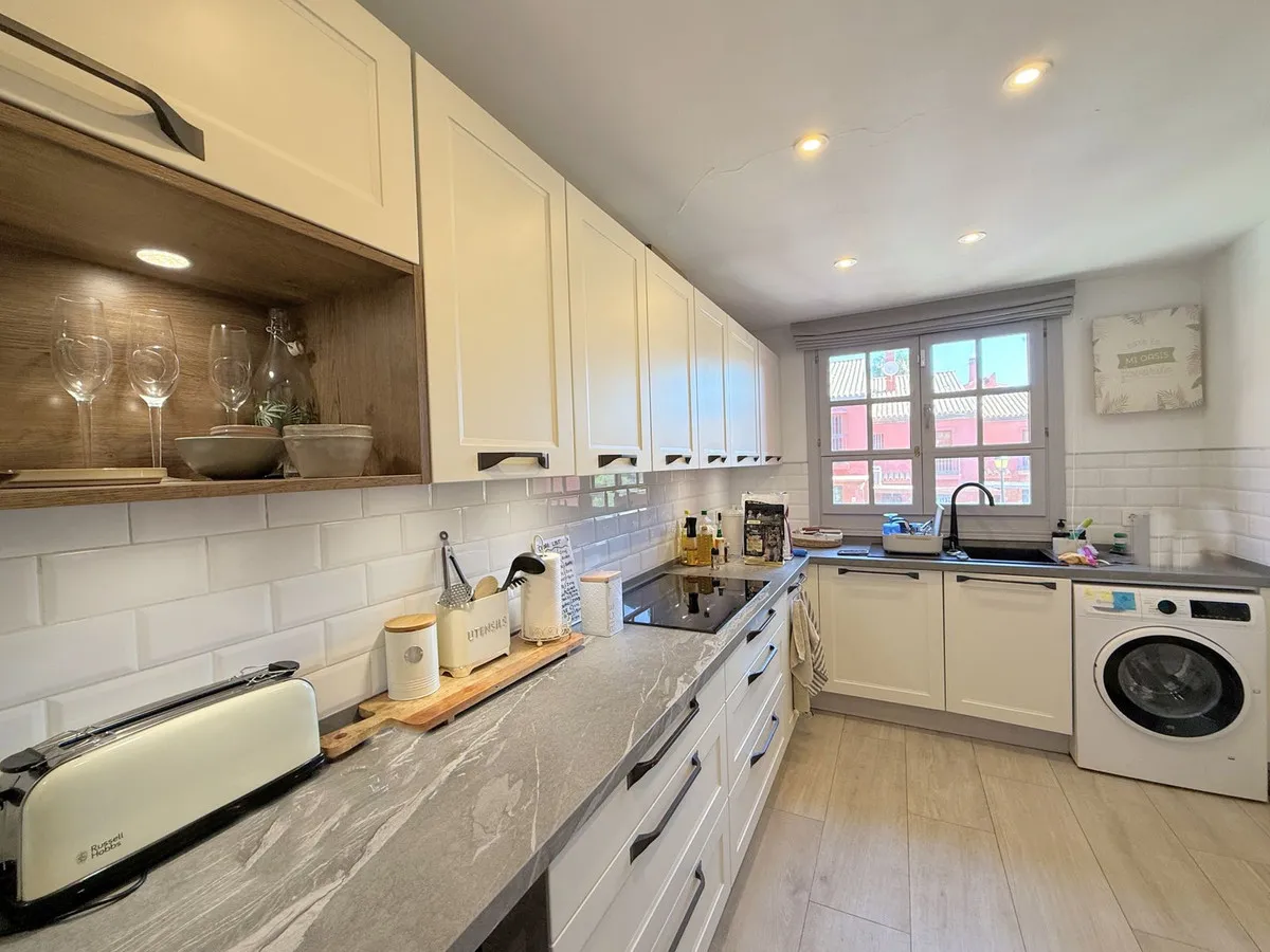 3d18ad84-9b71-43e1-a0a6-905751e7c86b