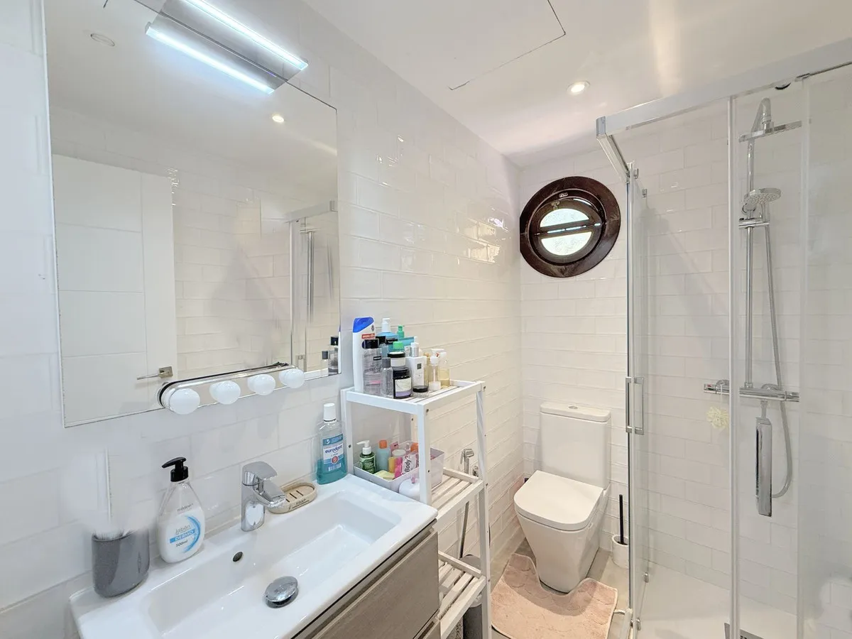 5f700251-71da-49d1-8bef-38514ee58c98