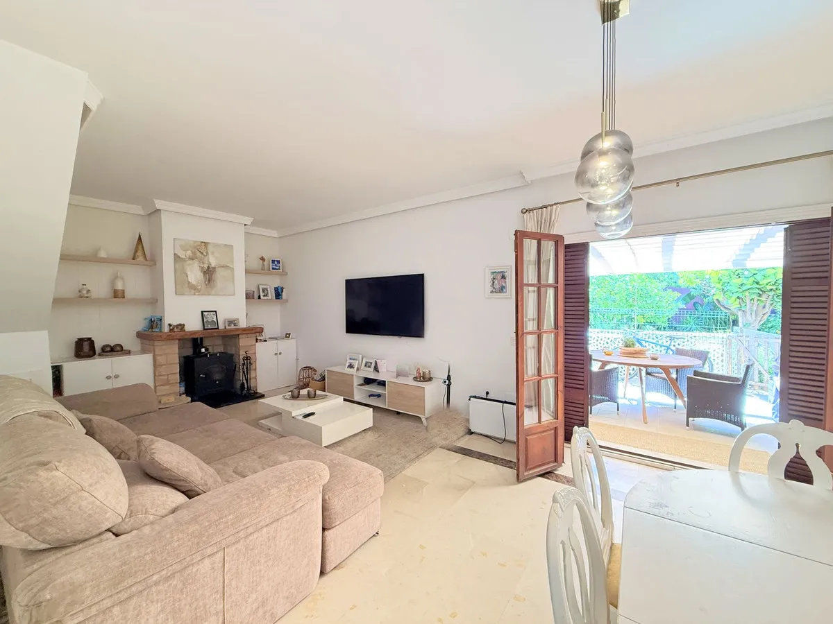 8edf760e-4983-49b5-8f8f-9b53dd693860