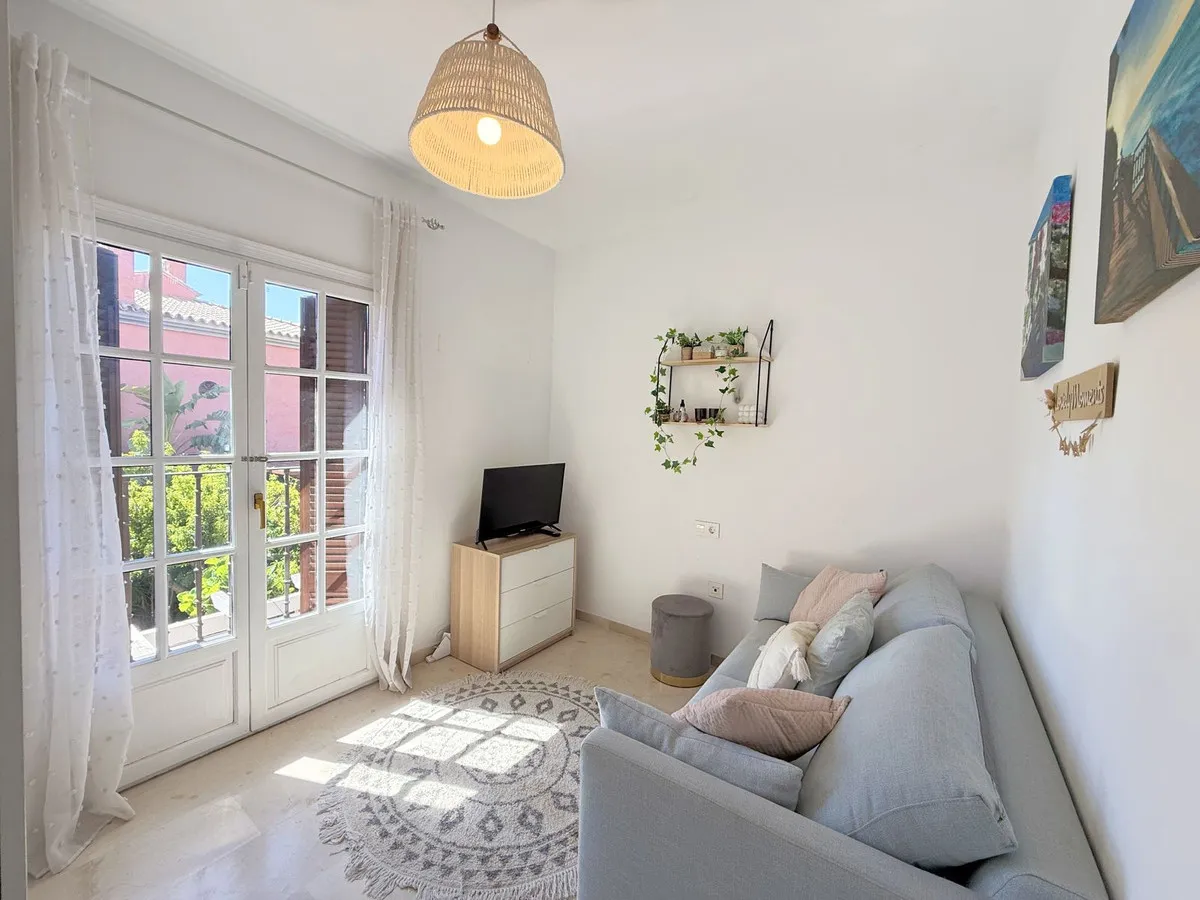 d6716526-43c0-43c9-8a00-6bb36dfce048