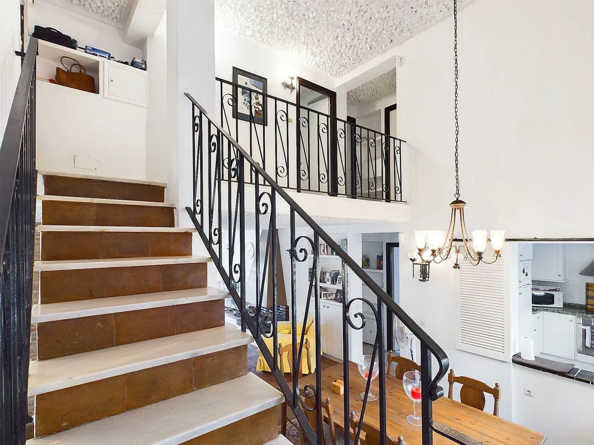 93a8742a-dbf7-4061-9ab1-fde894dcedb4