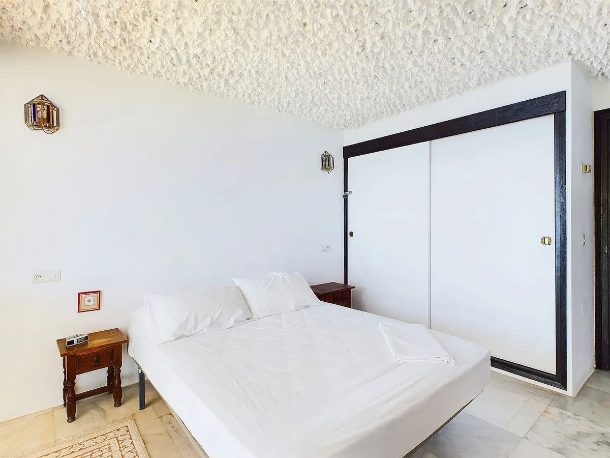 9a19816f-c833-49c7-9bd1-1714312ed2ff