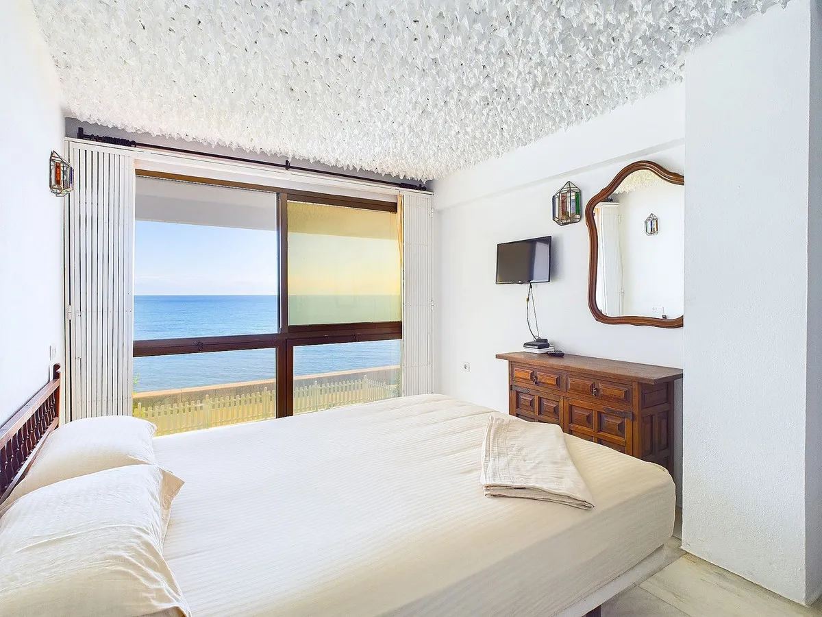 c4a31025-82c3-4616-8a15-39ec09fef508