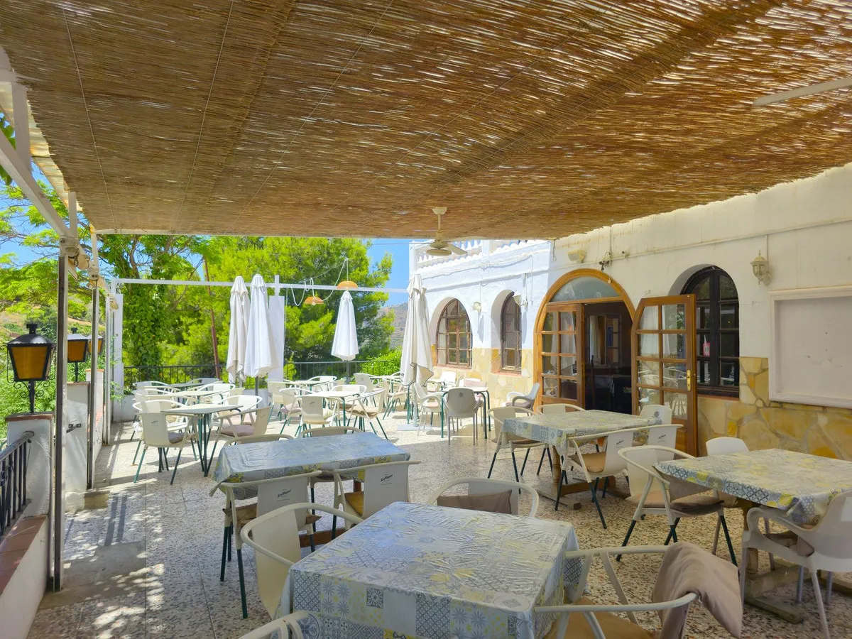 0af14fc6-79de-4e06-9a53-1d789684e942