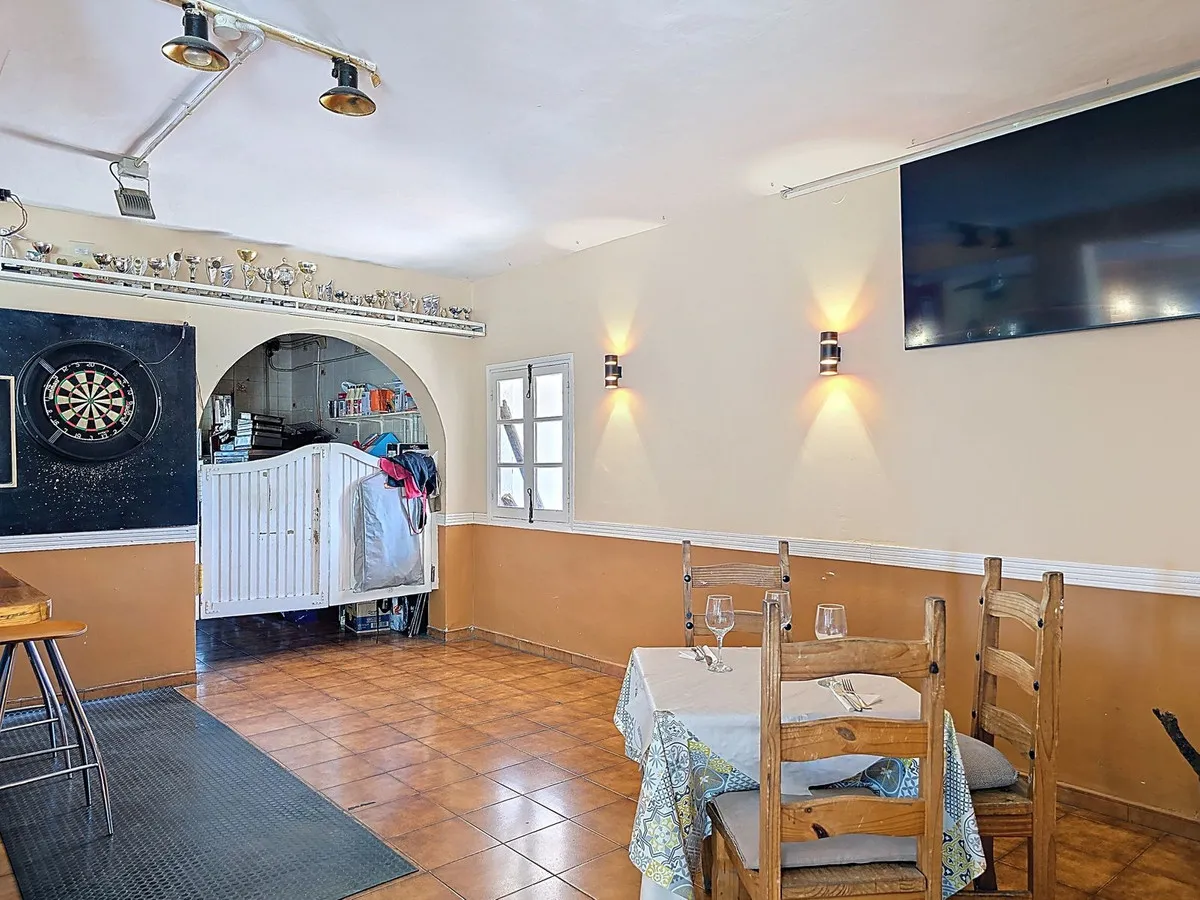 2a037758-131f-4b00-8a82-0d5ea68f6be6