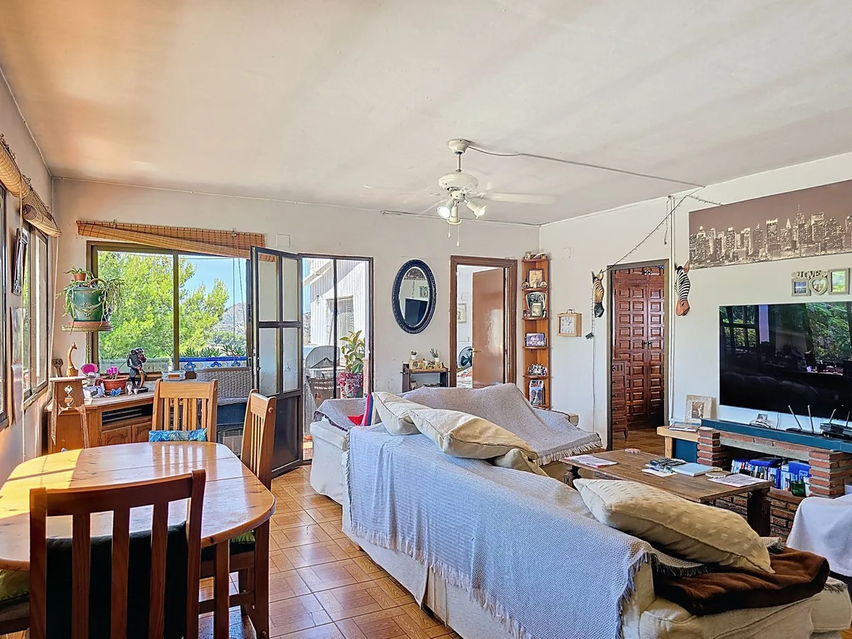 c3b4fd07-18d1-43f9-a0c4-1d2425378446