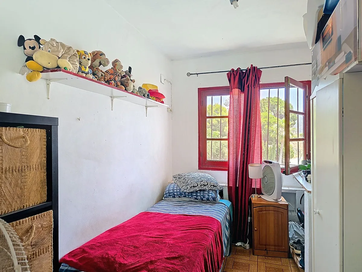 fe95b6fd-8b1f-422f-9095-ce8e3de08638