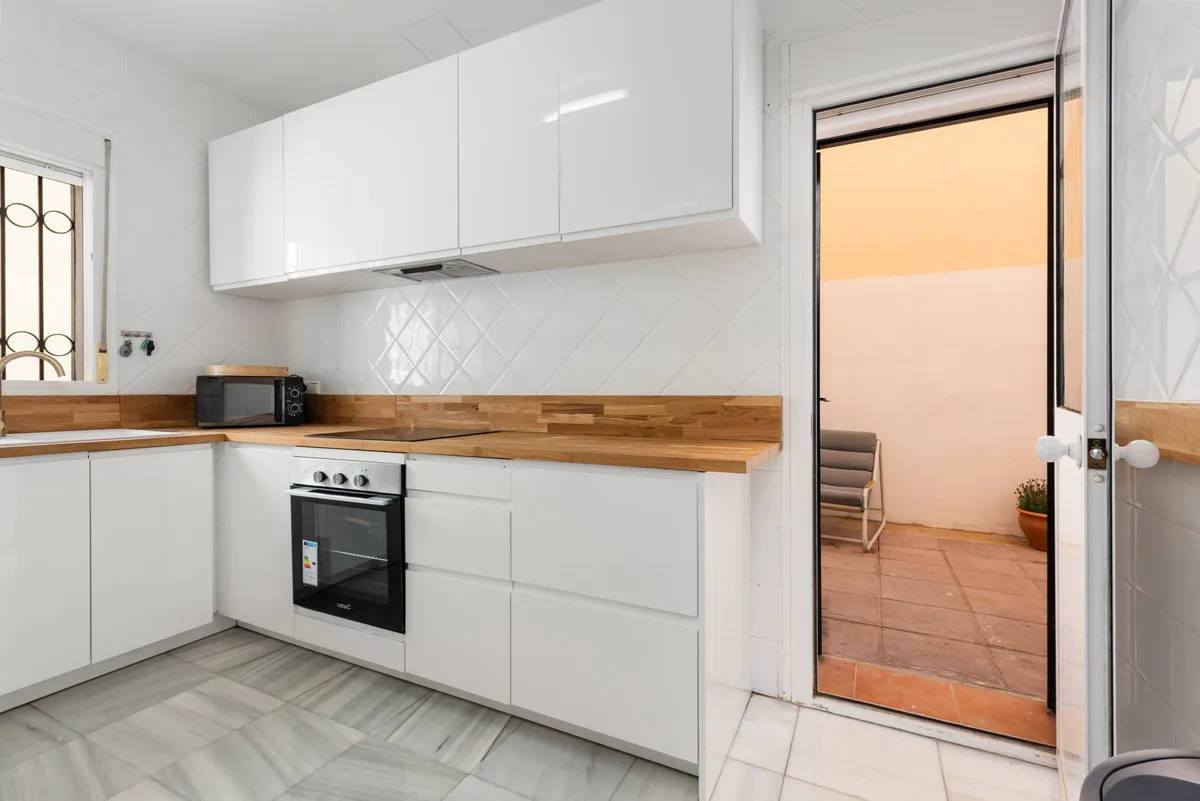 31d3fa75-3d2b-4746-a9b5-c1b94e9ea5f7