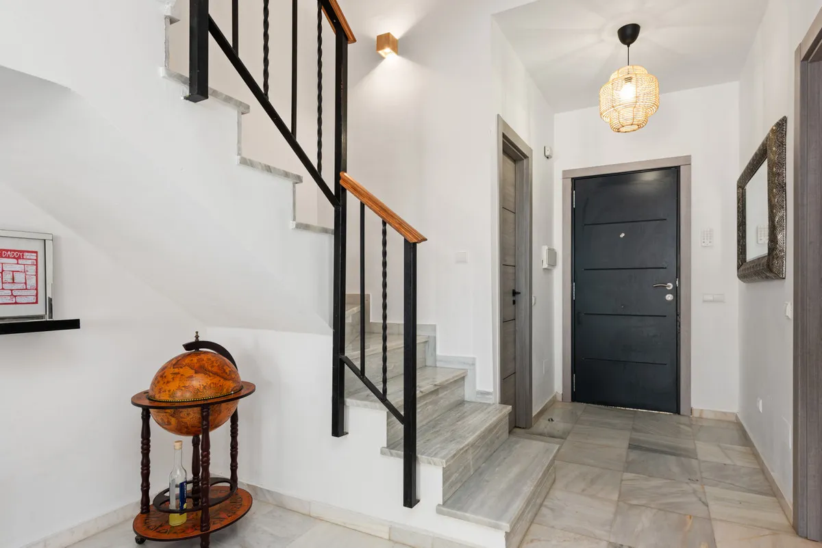 73a1370b-822d-4c5d-80dc-677fe2774f2e