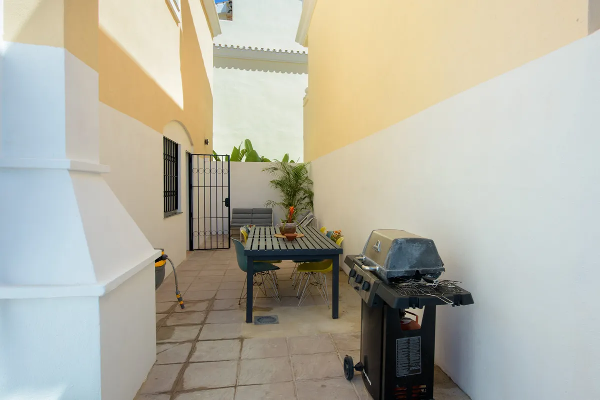 bab87678-736d-45bd-9213-24f1a3473e5b