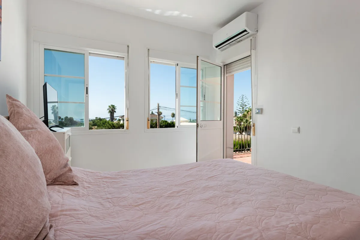 c4f11fa5-50ff-46a1-8ffe-2b2afbac0b42