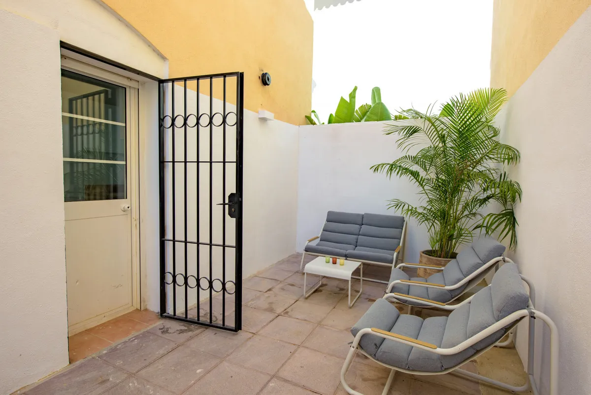 db4f3fd5-121b-48bd-ab03-9a8ab0f22c74