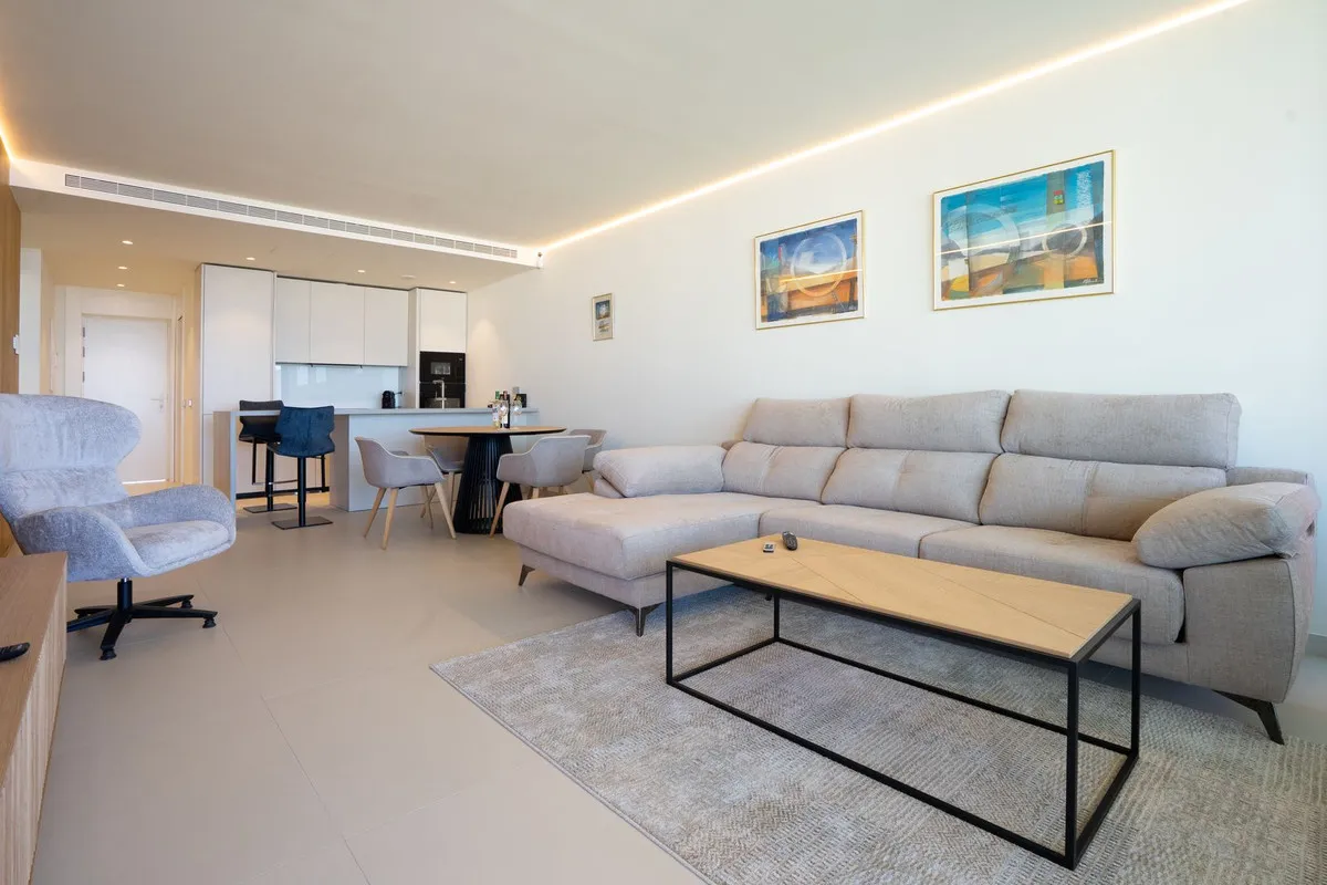 553b0995-ba43-497f-b43f-05cd48adce75