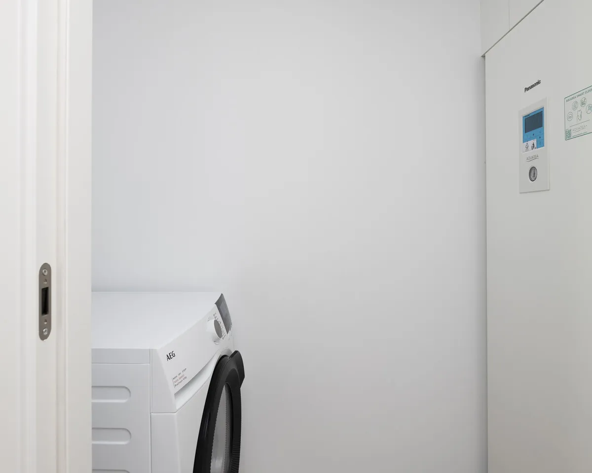 76009021-6f9c-45c9-a16f-19cf8c05d40b