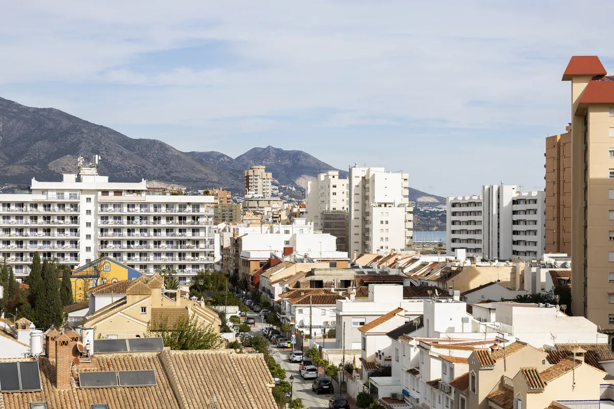 f7251313-b631-43c2-86b8-d0c8b6a34f1a