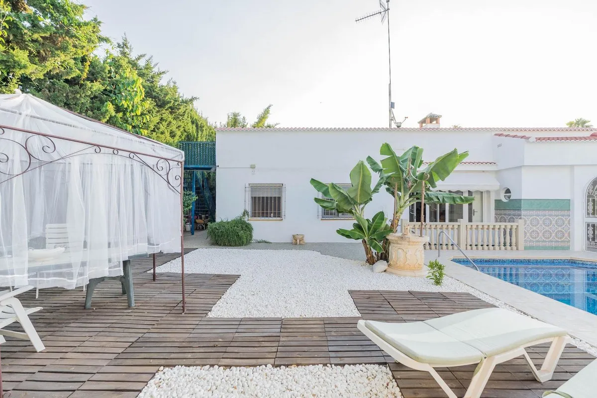 32f53daa-bfbf-4e94-9557-94d9a1c1bf0e