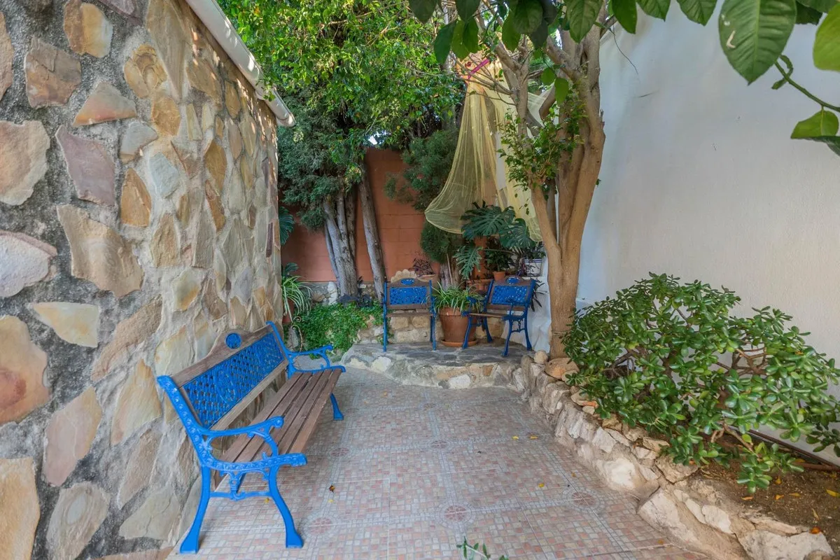 33a47c01-fa89-43b2-b4d5-199951f50a54