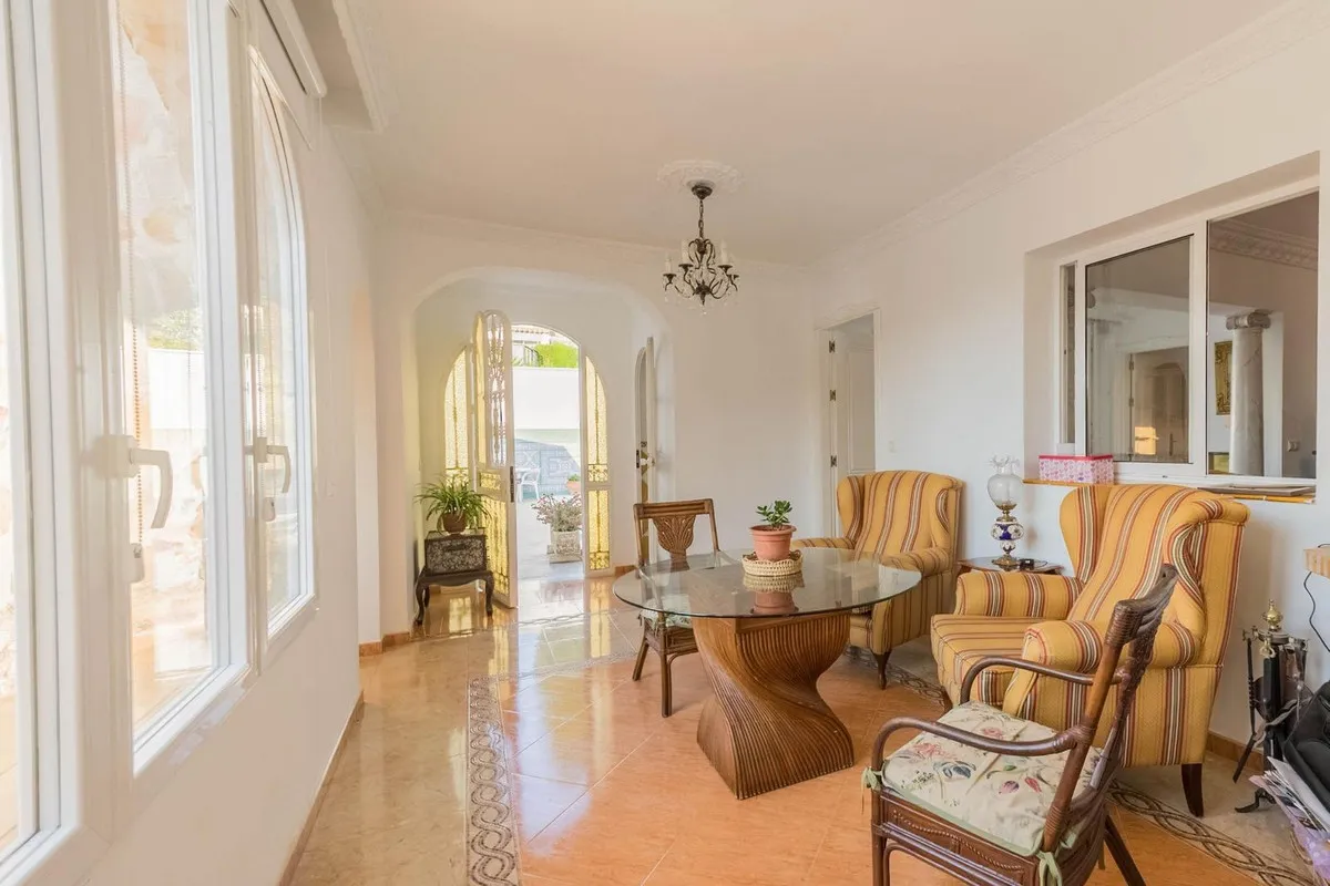 3f4bb633-8210-4e1e-87d3-40a3ecdc9ae0