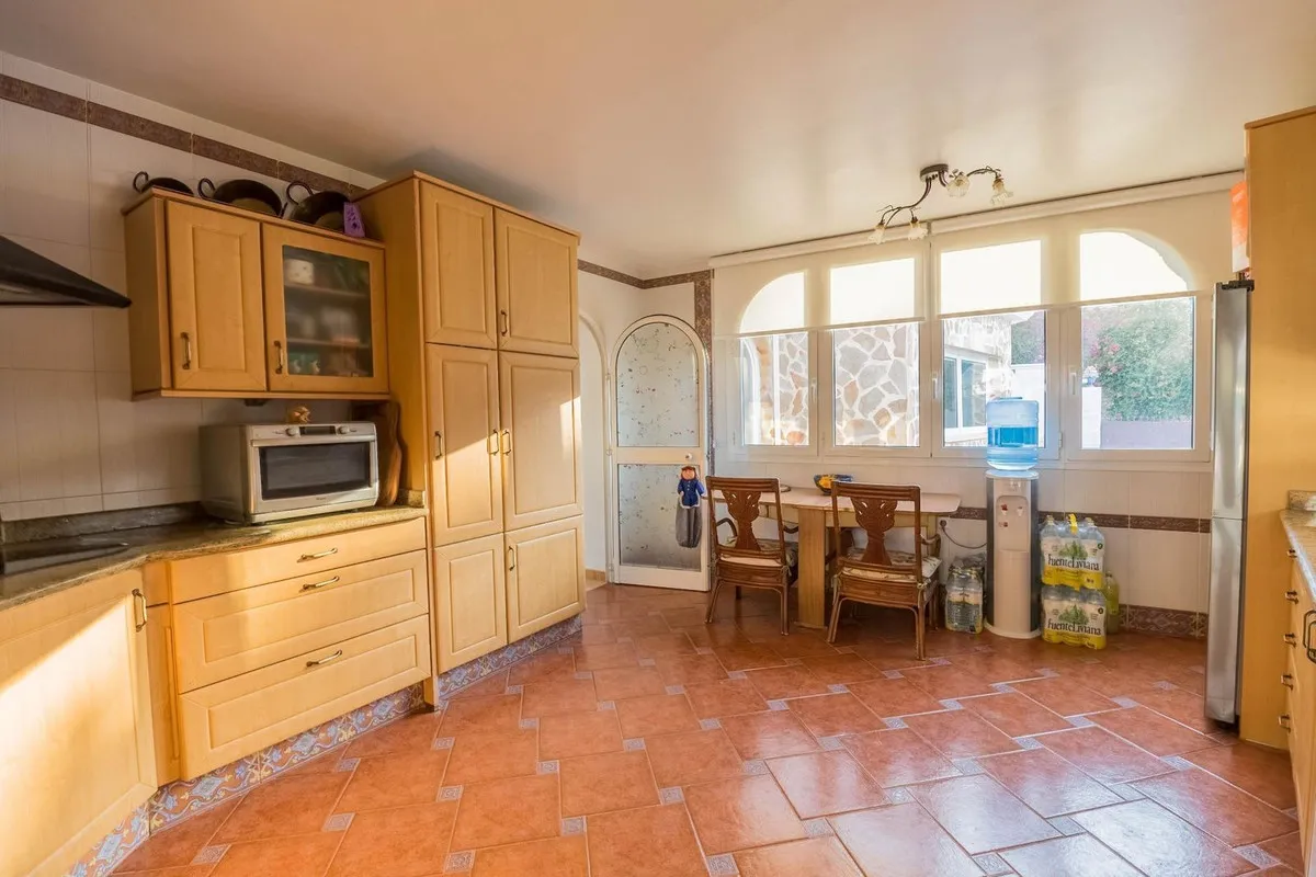 834e9563-d278-4f8a-93bf-6c262ebfb58c