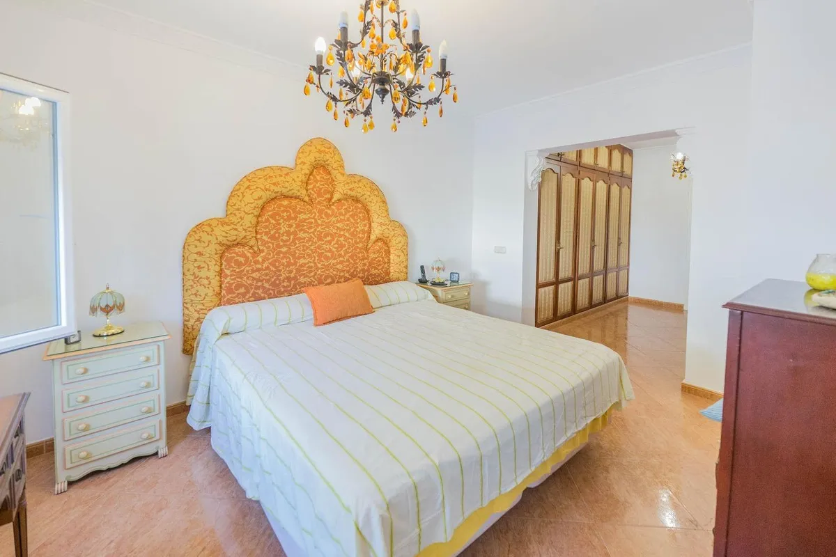 92db11a9-2f82-4d70-8b16-97cf96289a48