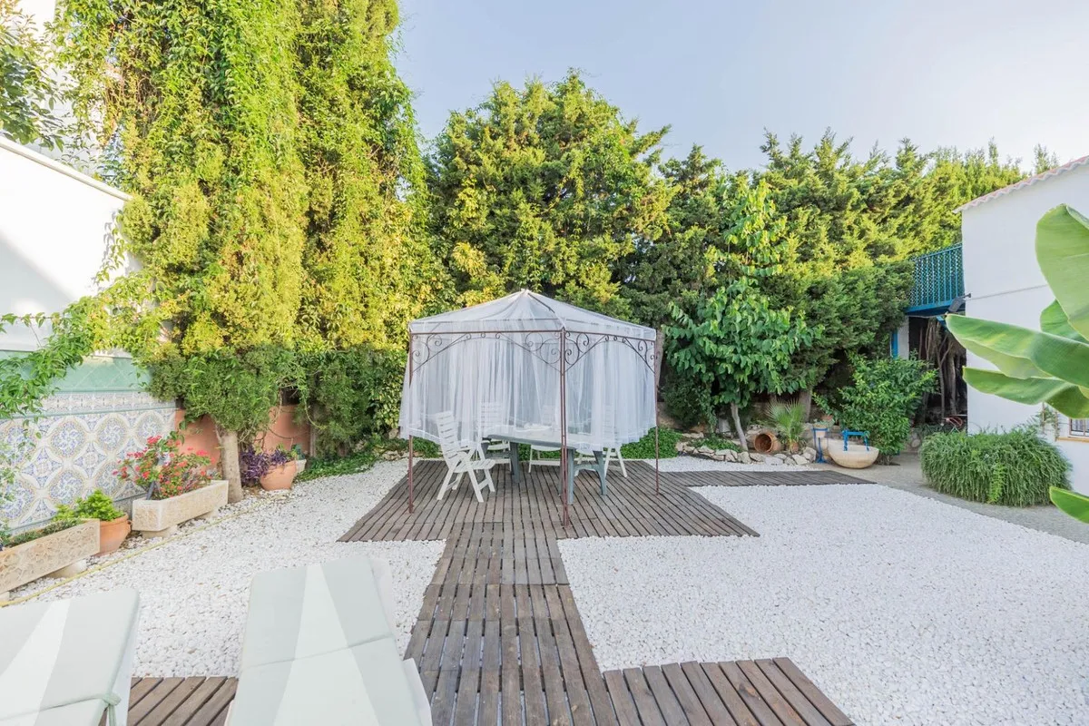 9effb524-8c08-4e9f-9a87-85317c3b7ddb