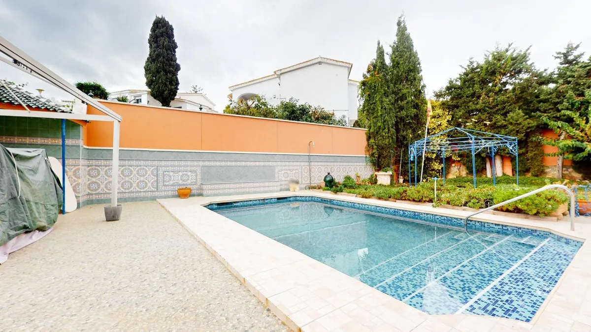 d3e1990f-5f4b-4a03-b853-1cfd523b7137