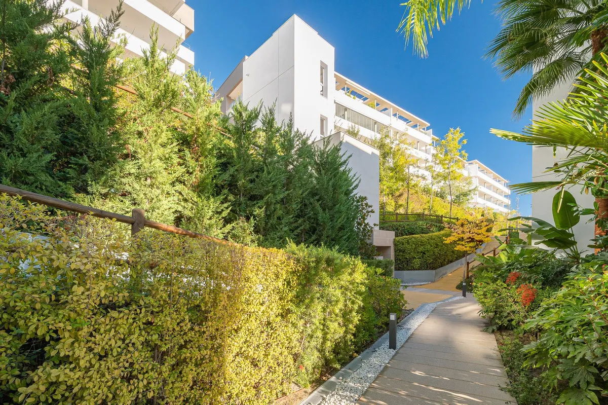 765bffc8-889e-4eb3-8225-d5d056e21c98