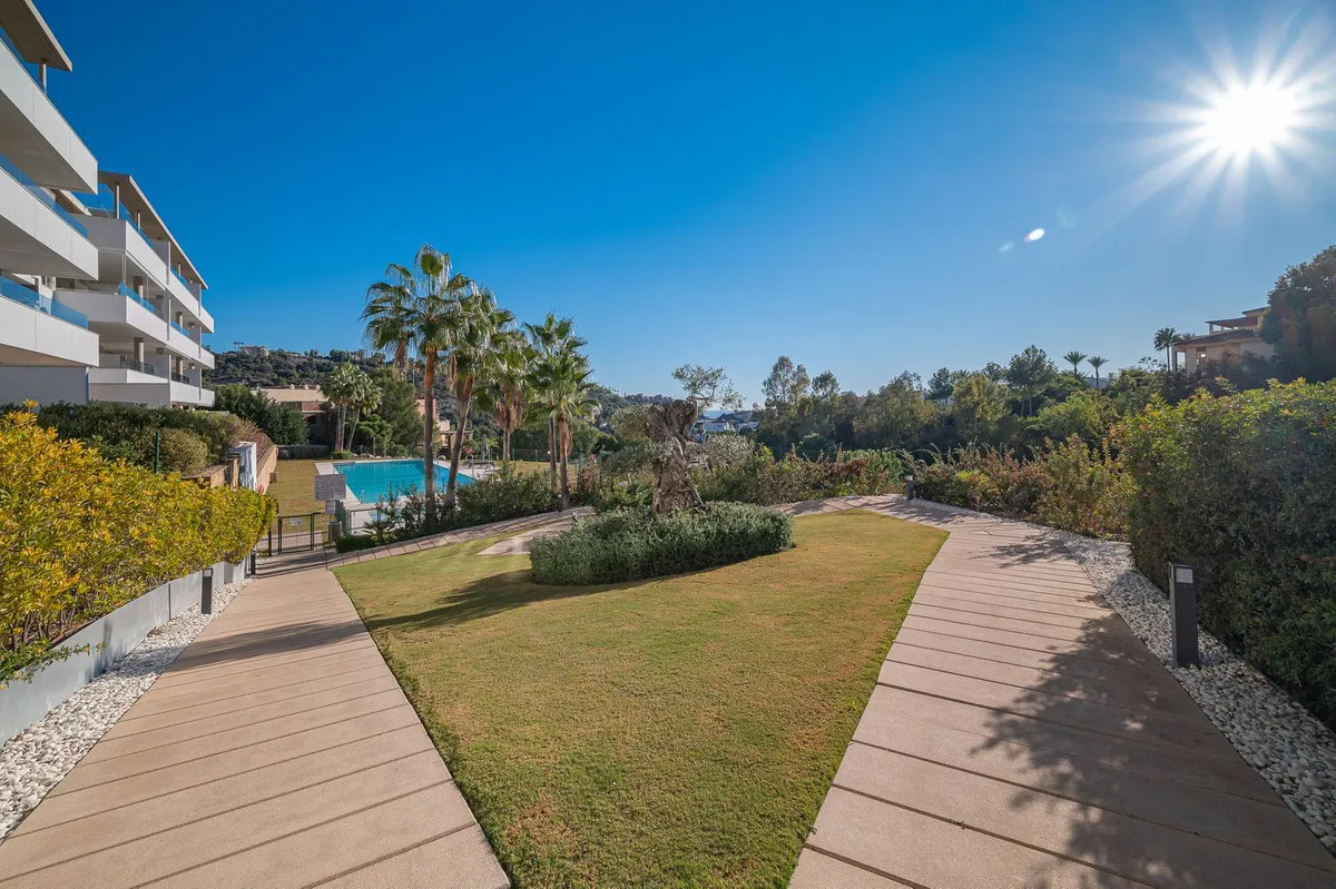 cef5a4e5-e4ad-4ab2-88d0-047bf8ee104f