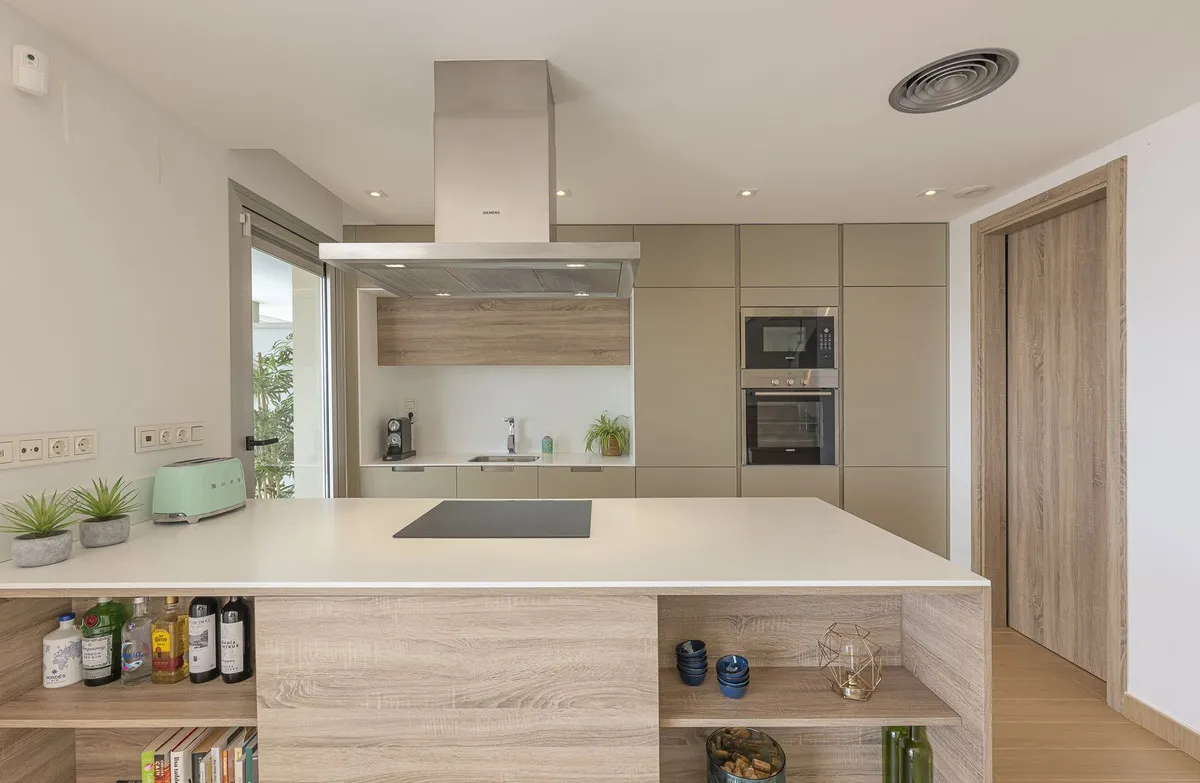 e19631cc-861f-4d55-9df4-c91ea7e6c9bc