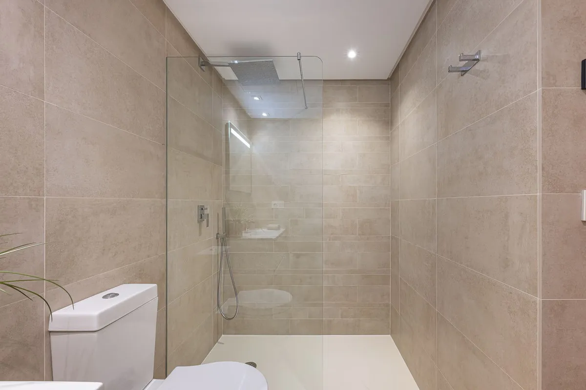 ea5c6a6b-6fe7-4963-a7f2-39870e2df4dc