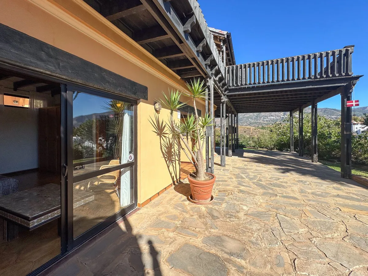 0e135254-92d6-4845-bc84-392dd3886a15