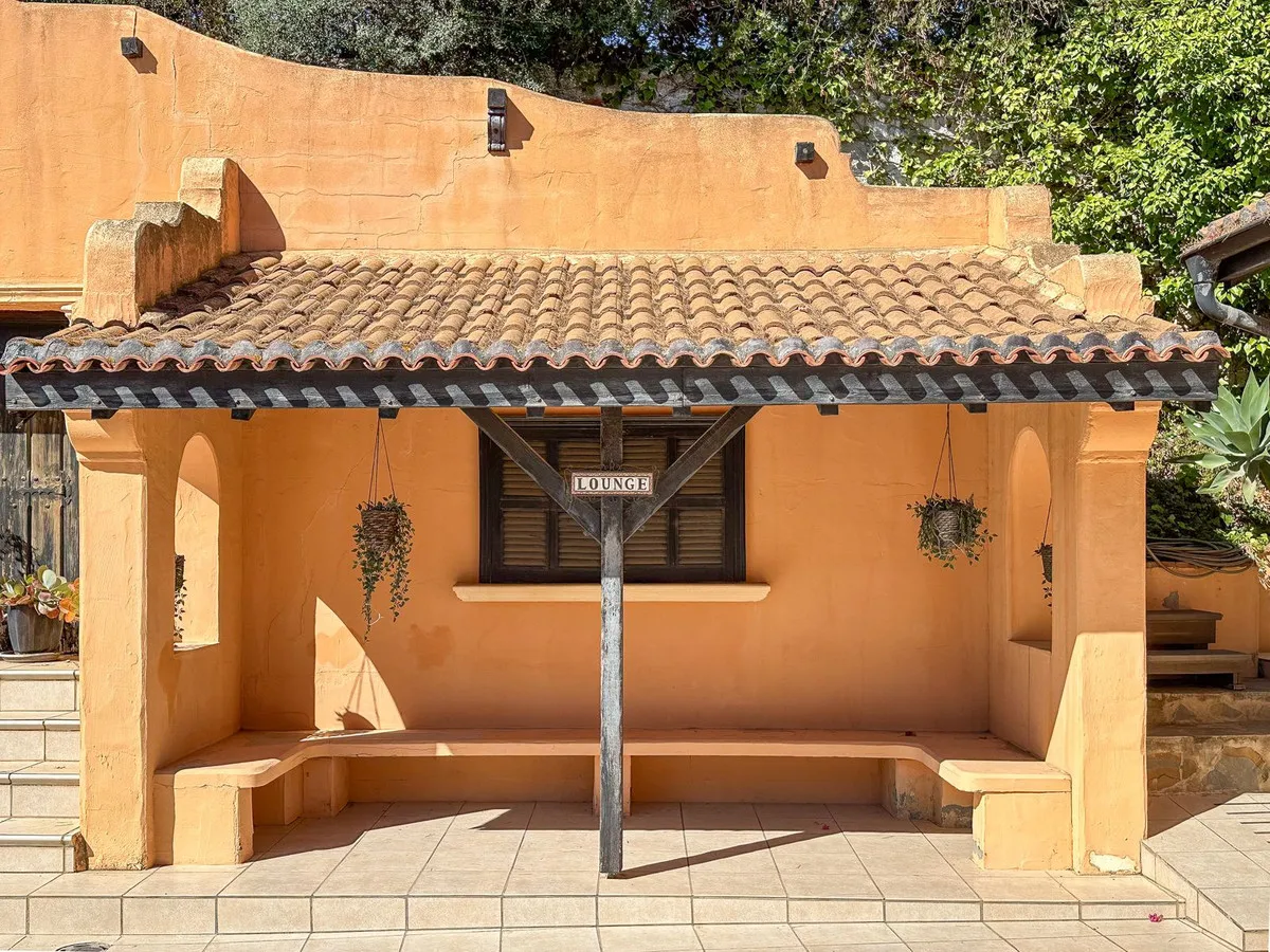 aff2350e-49b0-4774-a8c0-8ea52fb1d770