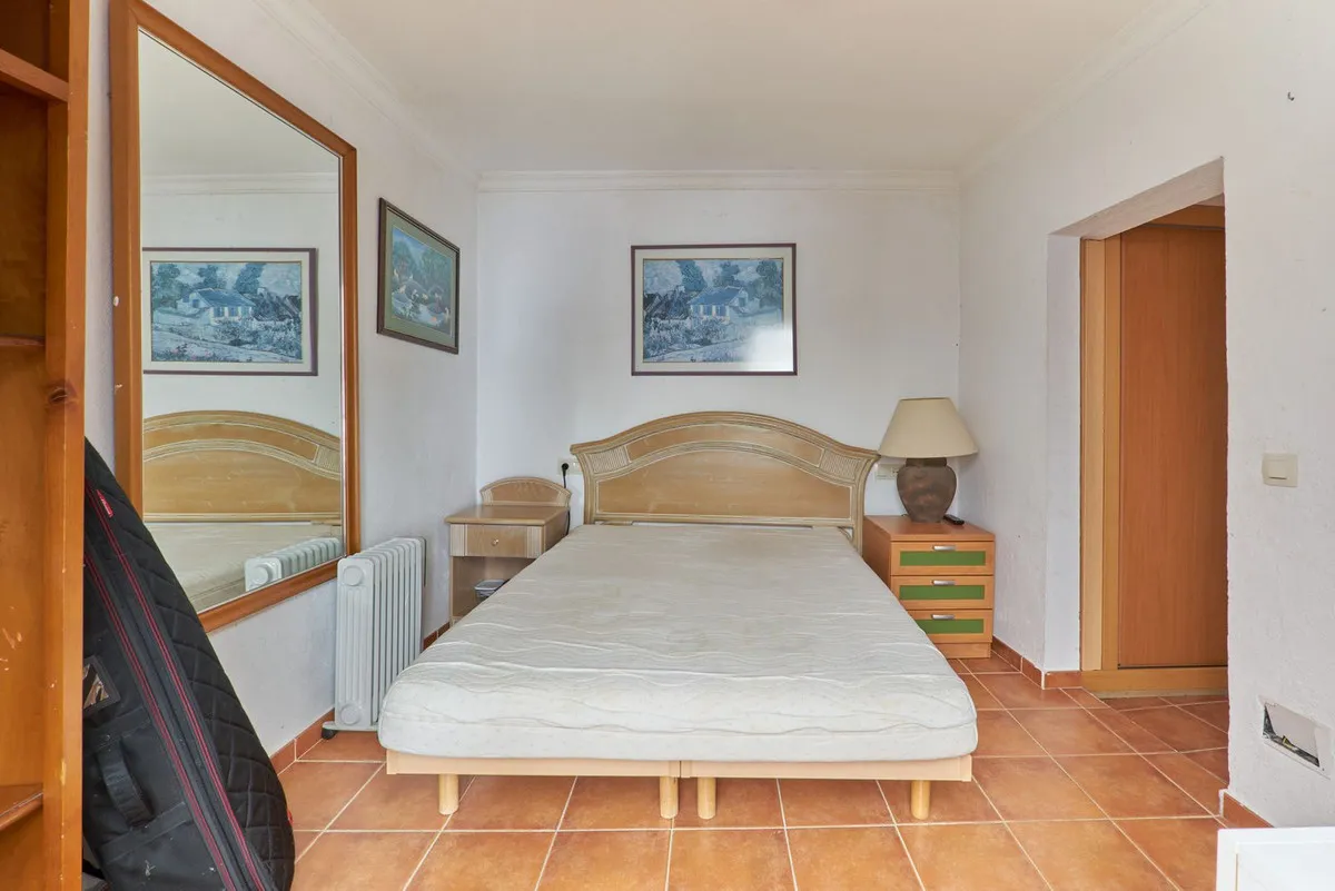 acd98da8-7616-4649-810d-3889b0f6a3c4