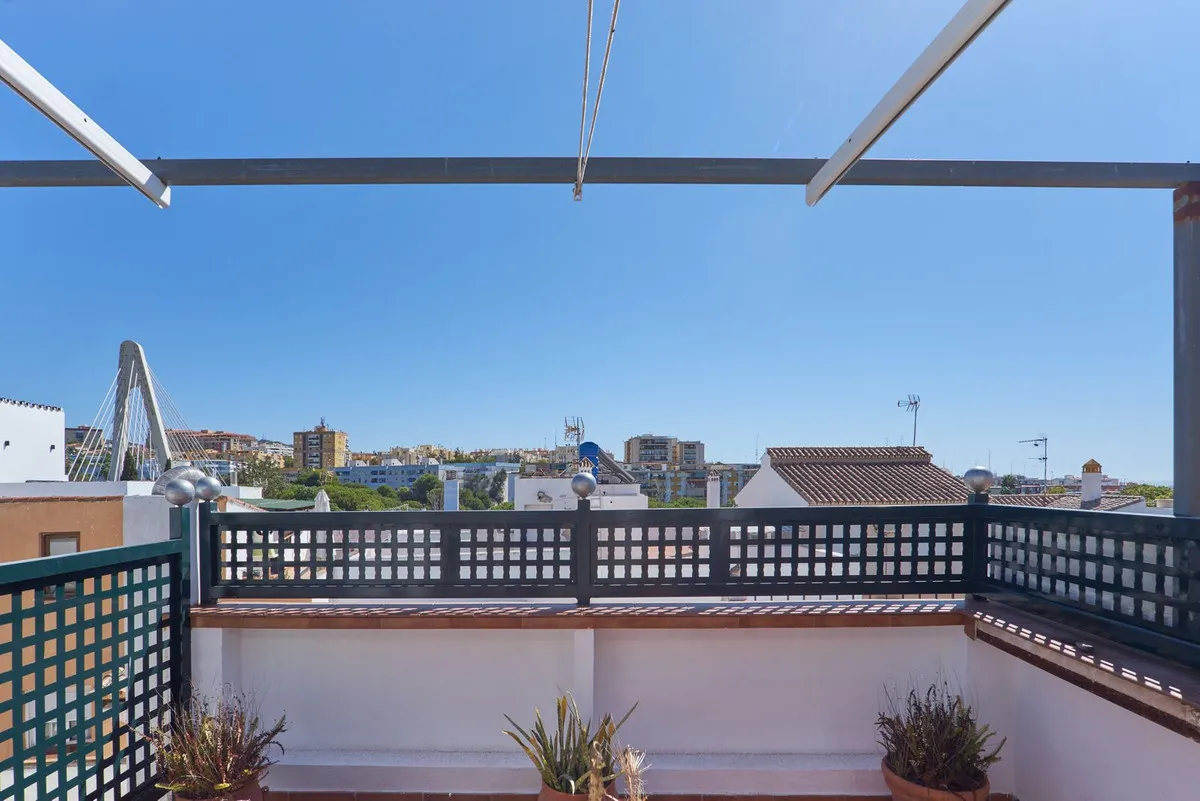 f93bd1b8-4243-4c15-abd9-f935da0a9b8d