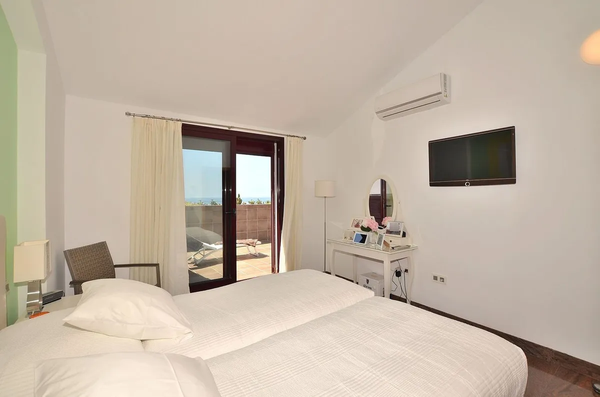 7153cb31-6dfc-4c0f-9505-71a045aaf2dc